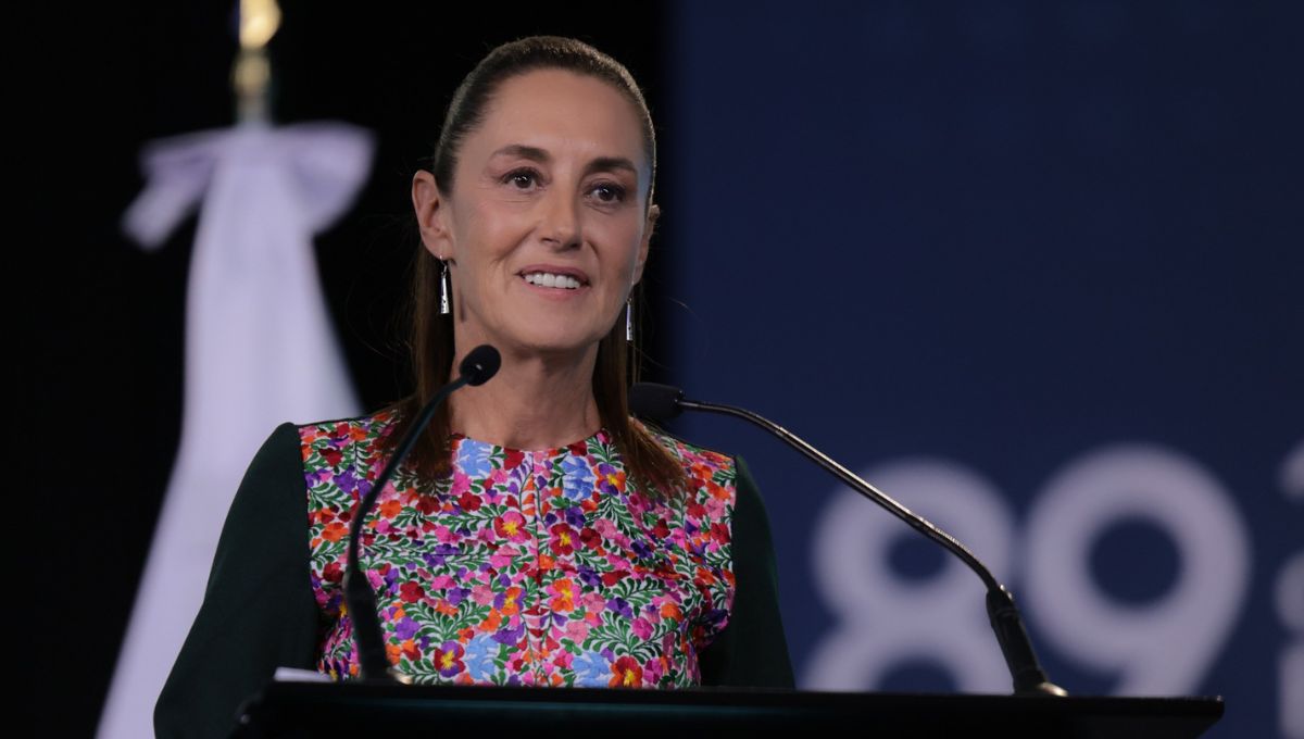 La presidenta Claudia Sheinbaum presume 4 mil canchas de futbol
