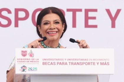 CDMX amplía apoyo a estudiantes con 190 mil becas de transporte universitario