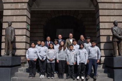 Gobernador Joaquín Díaz Mena lleva talento yucateco a la SEP en CDMX