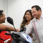 Gobierno de Yucatán hizo la entrega de apoyos de movilidad a personas con discapacidad