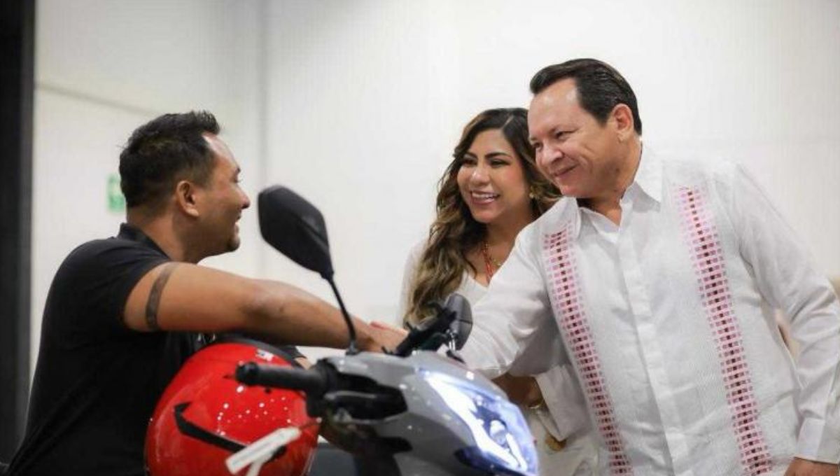 Gobierno de Yucatán hizo la entrega de apoyos de movilidad a personas con discapacidad