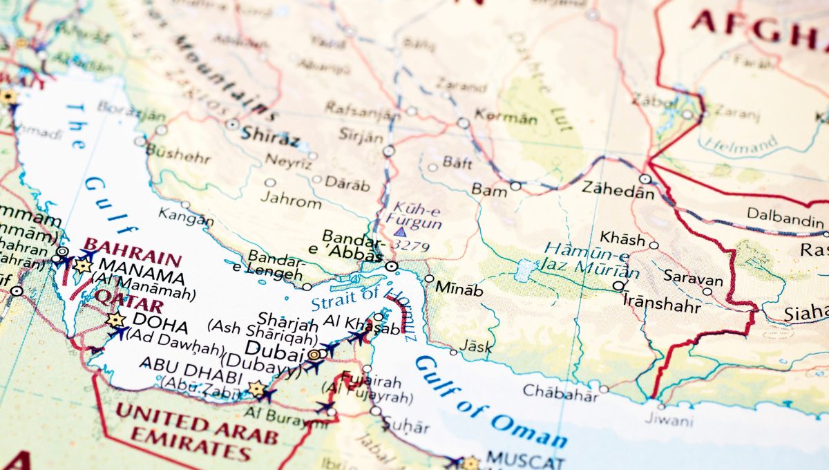 Irán afirma que va a mantener cerrado el estrecho de Ormuz hasta que Estados Unidos frene sus ataques