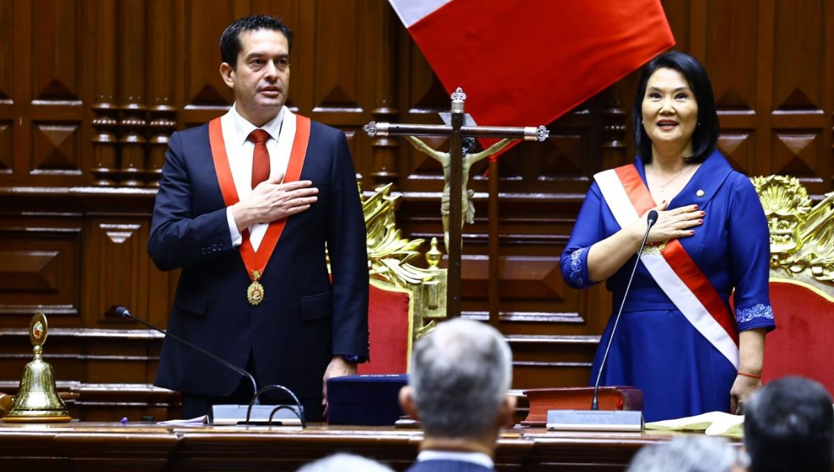 Keiko Fujimori rinde protesta como nueva presidenta de Perú