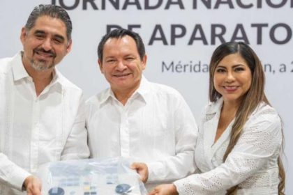 Yucatán impulsa inclusión y bienestar con entrega de auxiliares auditivos