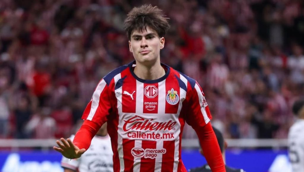 Armando González rompe el silencio por su sequía goleadora y enciende alertas en Chivas