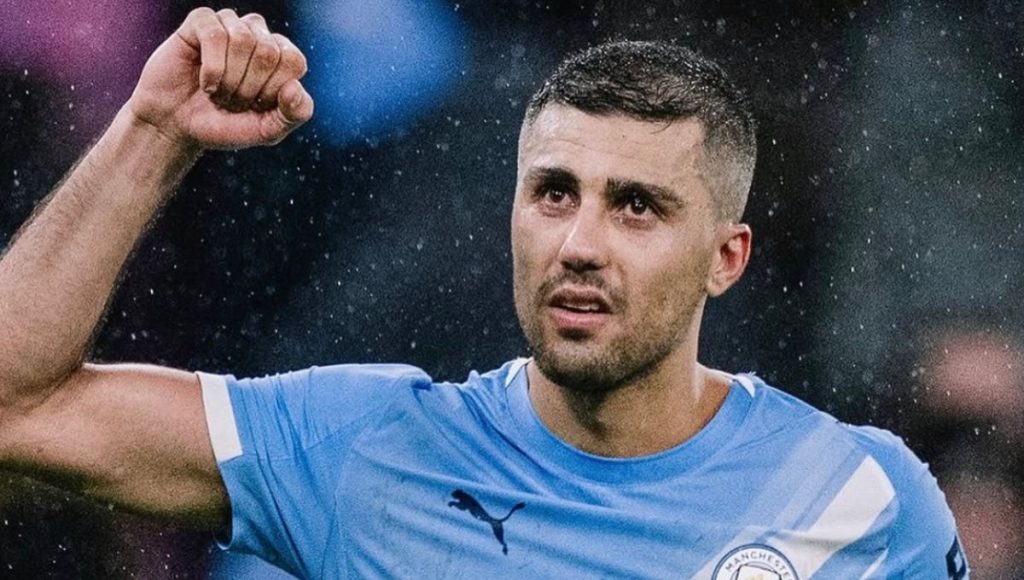 Barcelona toma ventaja por Rodri; Real Madrid queda fuera de la carrera