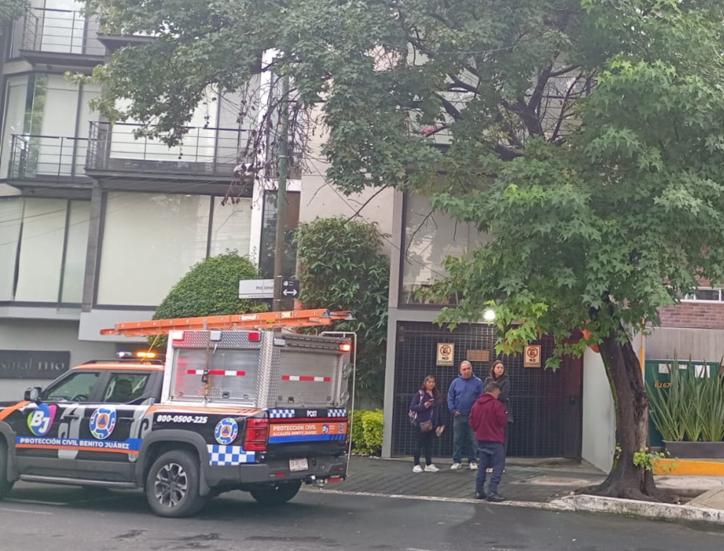 Fuga de gas y cortocircuito provocan evacuación de 50 personas en la alcaldía Benito Juárez