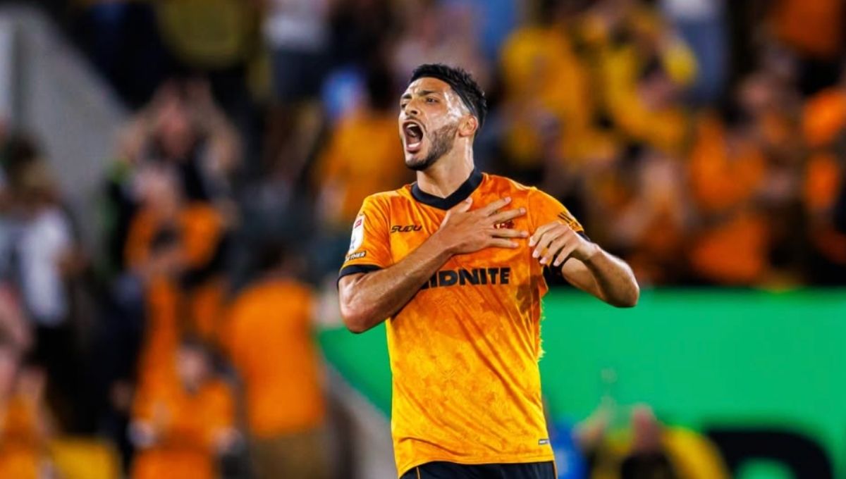 Raúl Jiménez anota de penal y Wolves golea al Stoke City en la Championship