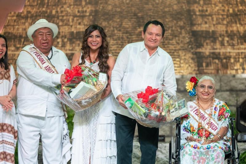Realizan Expo Personas Adultas Mayores con atención gratuita y actividades recreativas
