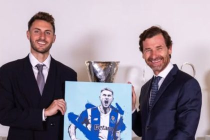 Santiago Giménez llega al Porto cedido por el Milan con opción de compra