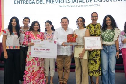Yucatán reconoce a jóvenes que destacan por su impacto en sus comunidades