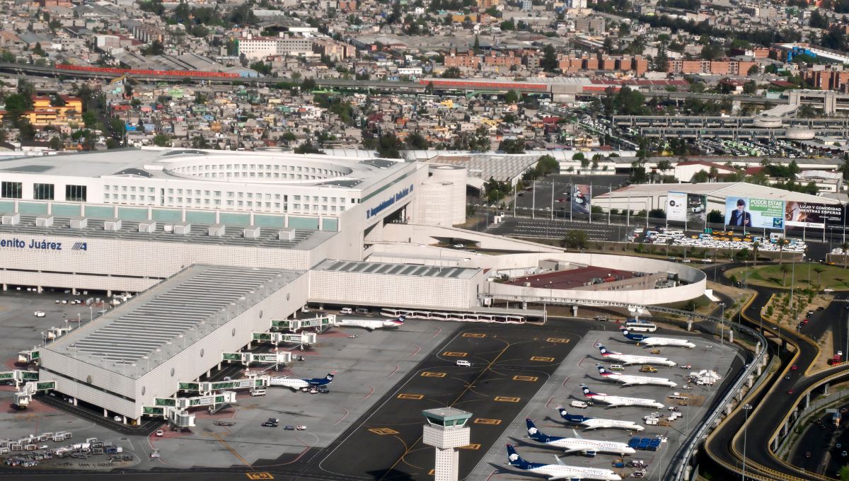 AICM advierte posibles retrasos por movilización de taxistas en Terminal 1