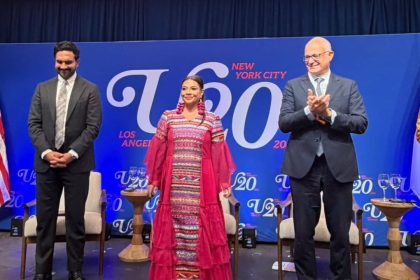 Clara Brugada presenta el modelo de UTOPÍAS de la CDMX durante el foro Urban20 en Nueva York