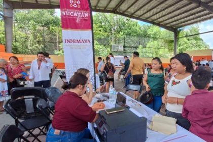 Habitantes de Chichimilá reciben apoyo de Indemaya para realizar trámites y acceder a servicios