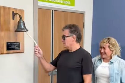 Rubén Omar Romano celebra una victoria fuera de las canchas